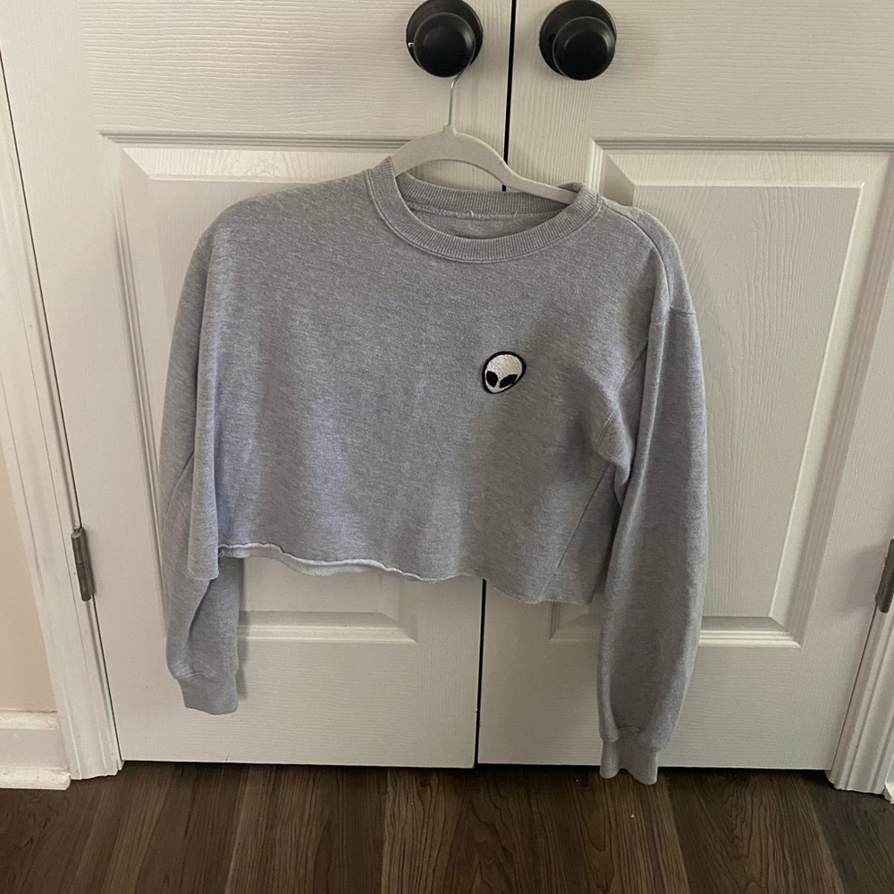 Brandy Melville alien crew neck 👽